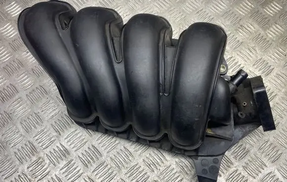 Toyota Avensis T250 Intake manifold