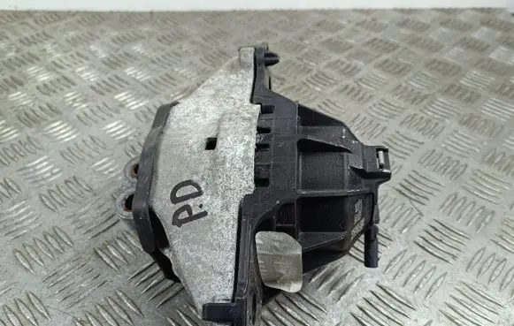 Jeep Grand Cherokee WL Engine mount bracket 68375805AF