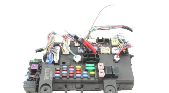 Mitsubishi Outlander Fuse module 8637B690