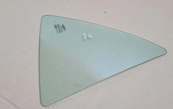 Rear vent window glass
