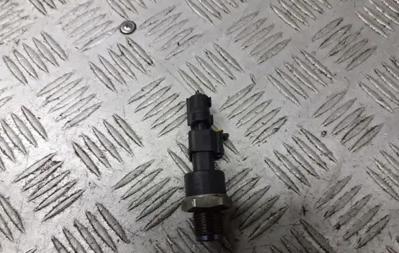 Alfa Romeo 147 Fuel pressure regulator 0281002534