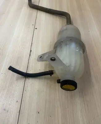 Toyota Hilux (AN10, AN20, AN30) Coolant expansion tank/reservoir