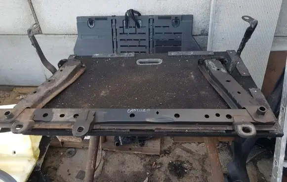 Renault Captur Bottom radiator support slam panel 