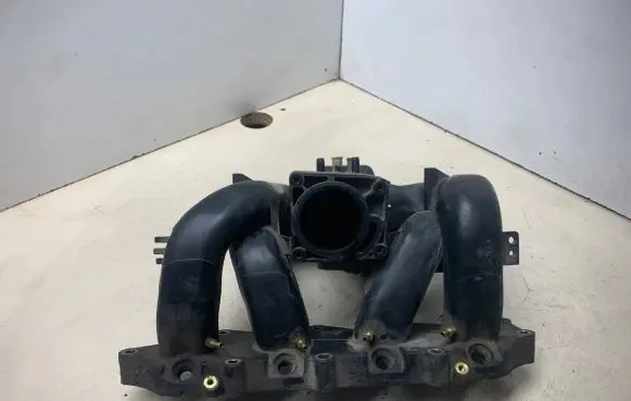 Ford Focus Intake manifold 988F9424KA