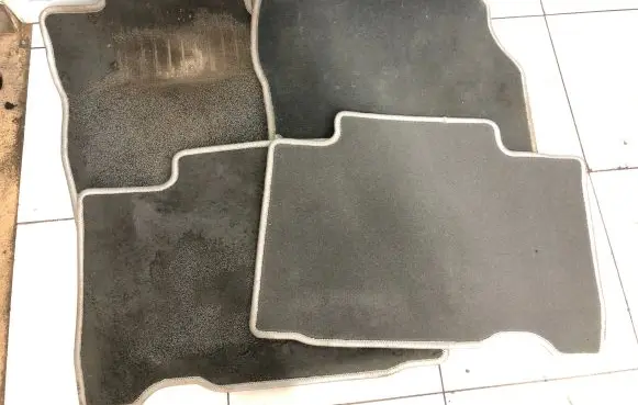 Toyota RAV 4 (XA40) Car floor mat set 