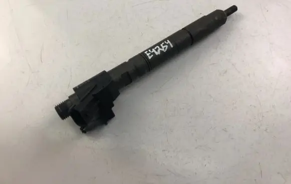 Volvo XC70 Fuel injector 31272690