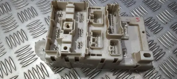 Toyota RAV 4 (XA20) Fuse box set 8273342080 82733-42080