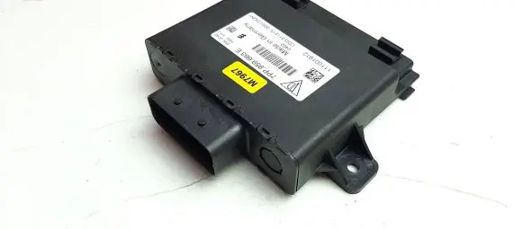 Porsche Cayenne (92A) Voltage converter/converter module 7PP959663E M7967