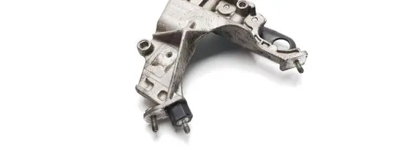 Peugeot 206 Engine mounting bracket 9635969880