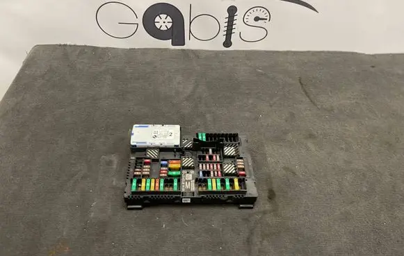 BMW 5 G30 G31 Fuse module 8713127 P00127005AS