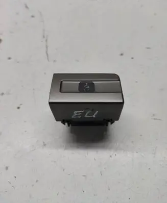 Nissan X-Trail T30 Seat belt warning relay 2X318