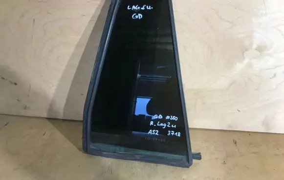 Rear vent window glass