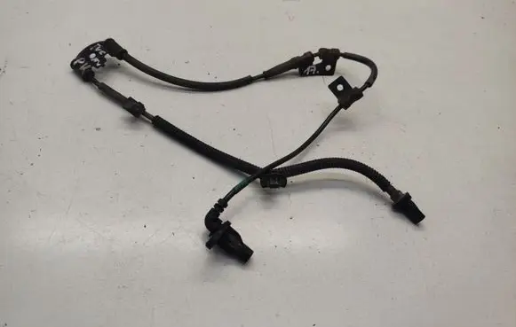 Hyundai Tucson JM ABS brake wheel speed sensor 956702E300