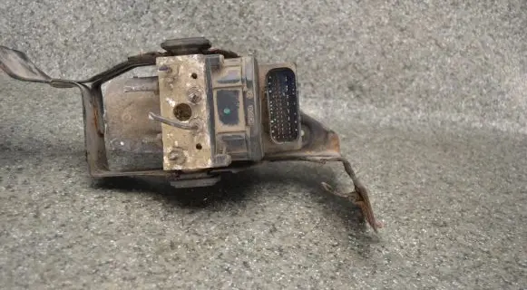 Ford Mondeo Mk III ABS Pump 0265800007