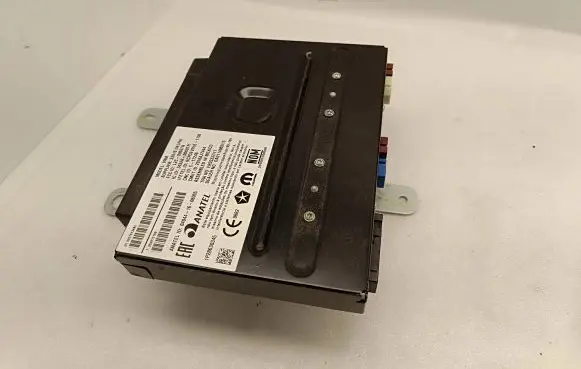 Chrysler Pacifica Video control module 68376134AE 254810168