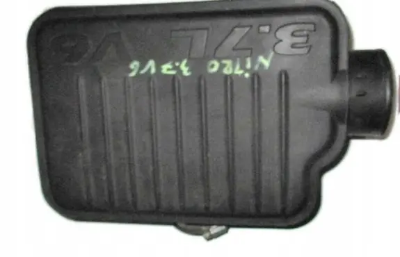 Dodge Nitro Air filter box