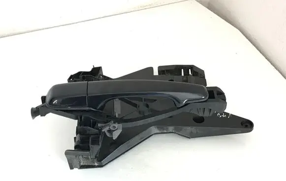 Rear door exterior handle/bracket