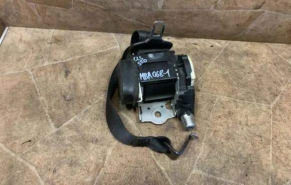 Mercedes-Benz CLS C218 X218 Rear seatbelt 33059930