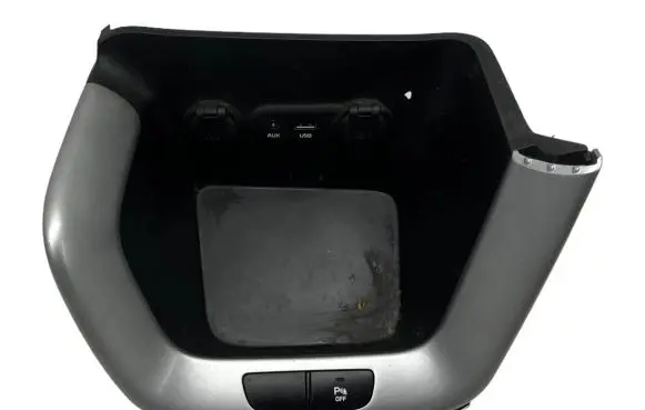 KIA Ceed Radio/GPS head unit trim 84633A2100