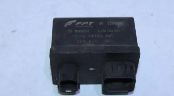 Alfa Romeo Giulietta Glow plug pre-heat relay 55203394 0281003043