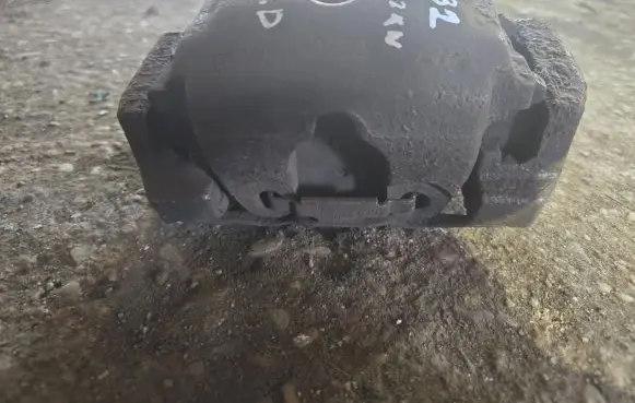 BMW 5 E39 Front brake caliper 34115773132