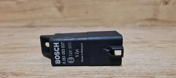 Volvo S40 Glow plug pre-heat relay 0281003037