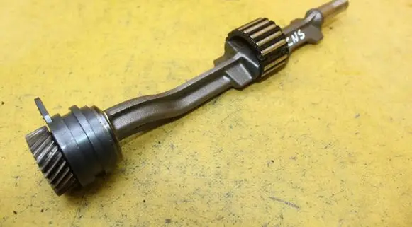 Audi A4 S4 B8 8K Oil pump balance shaft 