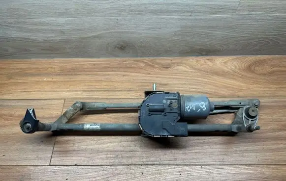 Volkswagen Jetta V Front wiper linkage and motor 0390241937 1K1955119C 05070153