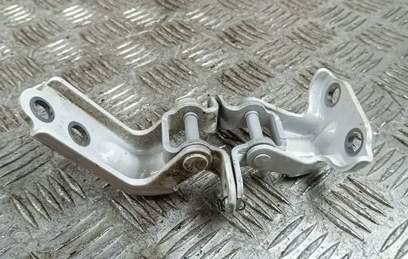 Subaru Forester SK Rear door hinge set 