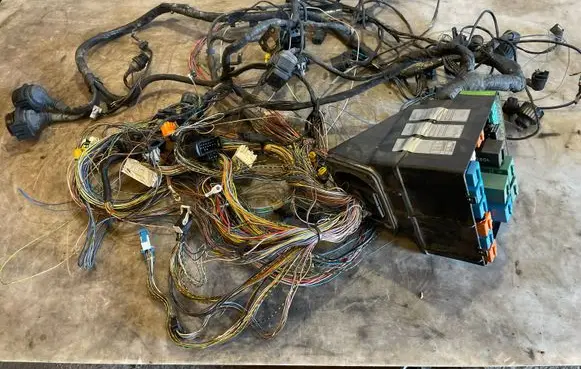 BMW 8 E31 Other wiring loom 8354184
