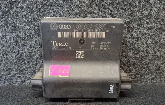 Audi A3 S3 A3 Sportback 8P Gateway control module 1K0907530D 1K0907951