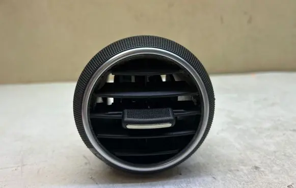 Audi A3 S3 8P Dash center air vent grill 8P0820901A