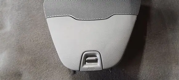 Jeep Cherokee Front trunk storage compartment 6RP82TRMAA