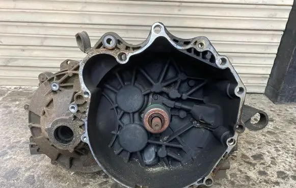 Volvo S70 V70 V70 XC Manual 5 speed gearbox 1023704