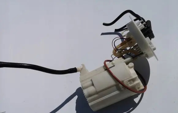 Audi A4 S4 B8 8K Fuel injection high pressure pump