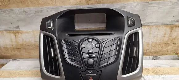 Ford Focus Head unit multimedia control 331409000 AM5T18K811AD 53282258