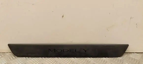 Tesla Model Y Front sill trim cover 149430100B