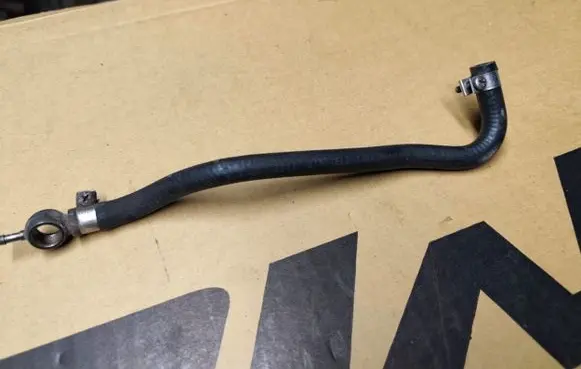 Jeep Grand Cherokee (WJ) Fuel return line/hose 