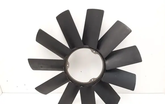 BMW 5 E39 Fan impeller 1712110 11521712110