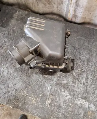 KIA Ceed Air filter box 281001H300