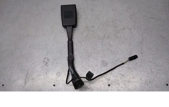 Volkswagen PASSAT B6 Front seatbelt 1K3857756