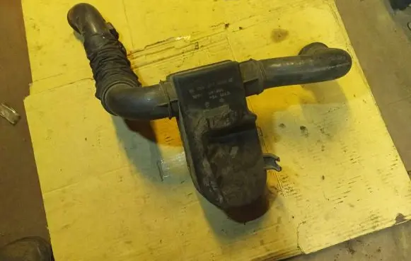 Intake resonator