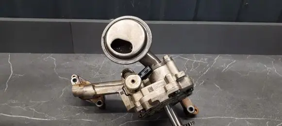Opel Astra K Oil pump 19686331