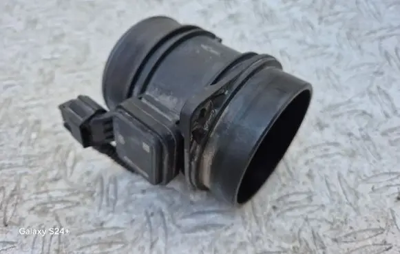 Renault Megane III Mass air flow meter 8200914647 H8200702183 5WK97022
