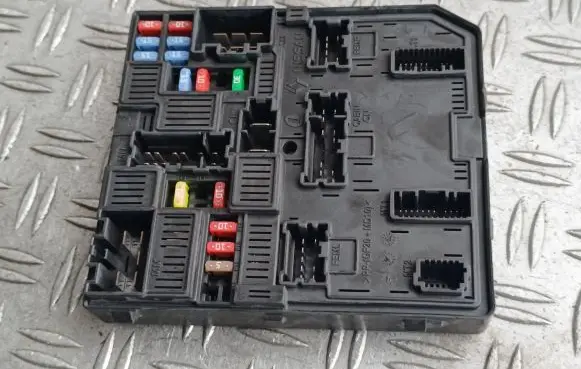 Nissan Qashqai Comfort/convenience module 284B74BA0A 521501F09 1070268205