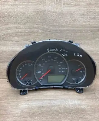Toyota Yaris Speedometer (instrument cluster) 838000DR00 MB1575505288