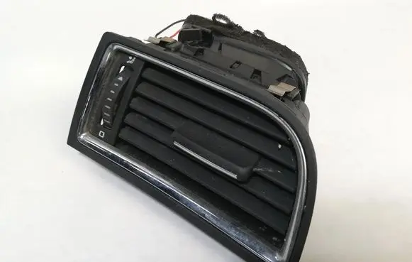 Skoda Superb B6 (3T) Dashboard air vent grill cover trim 3T0819702