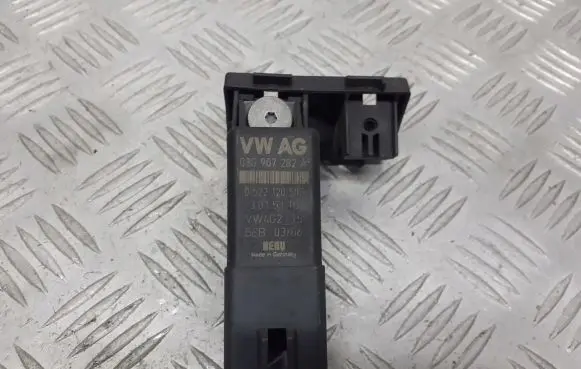 Audi A3 S3 8P Other relay 0522120505