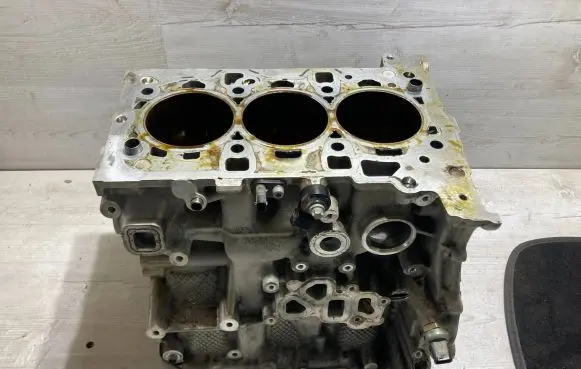 Mini One - Cooper F56 F55 Engine block 8631944