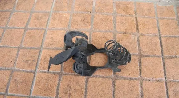 Mercedes-Benz E W210 Engine bonnet/hood lock/latch loop/hook 